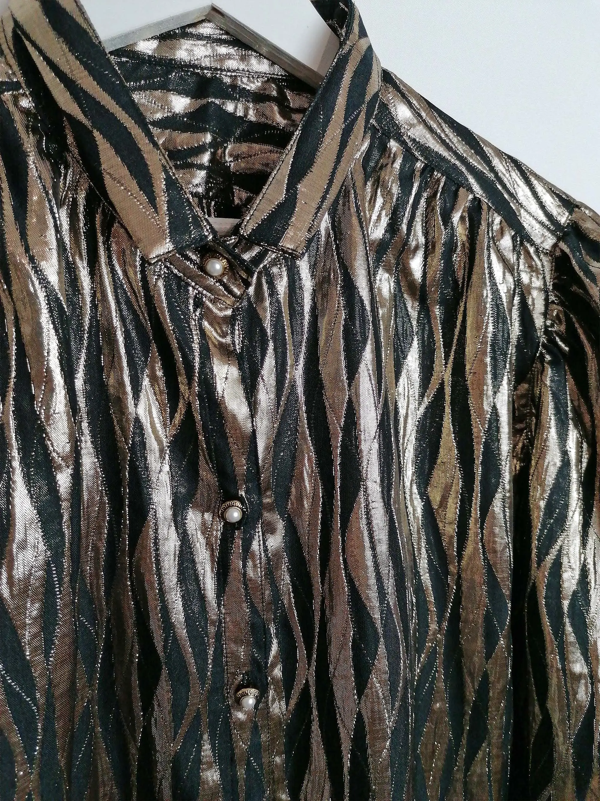 80's Shiny Lurex Blouse Black Gold Puffy Sleeve - size M-L