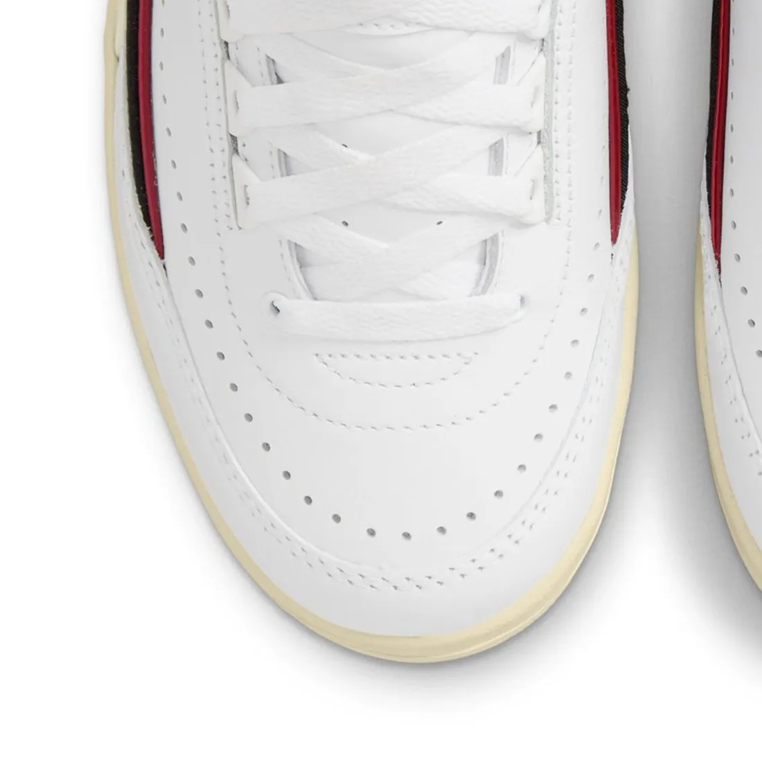 Air Jordan 2 RETRO LOW Women (white / university red-black-coconut milk)