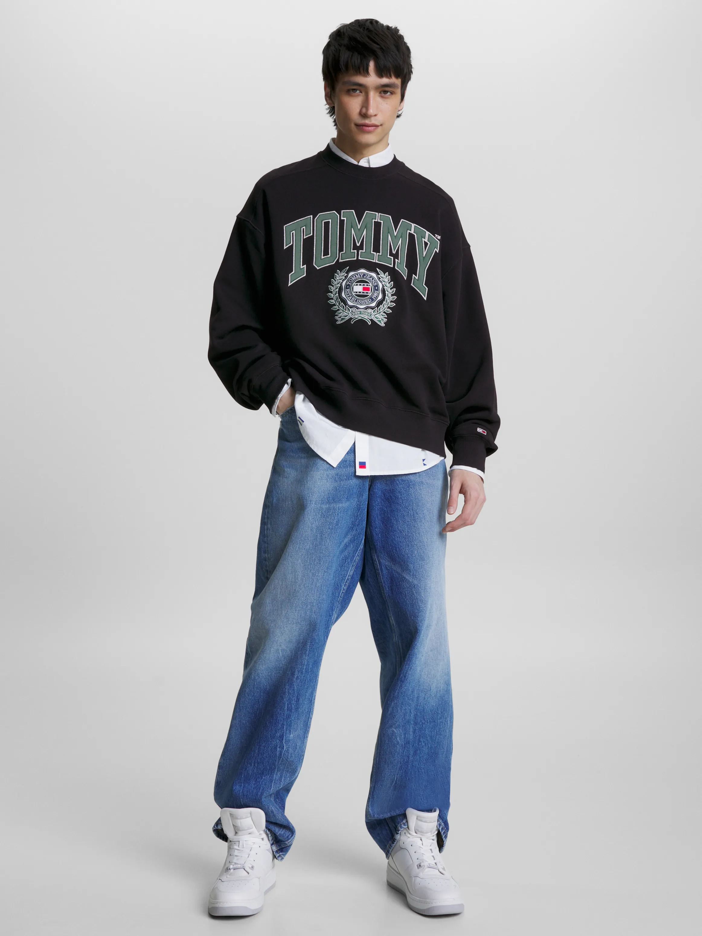 College Boxy Fit Logo Sweatshirt | Sweatshirts & Hoodies | Tommy Jeans