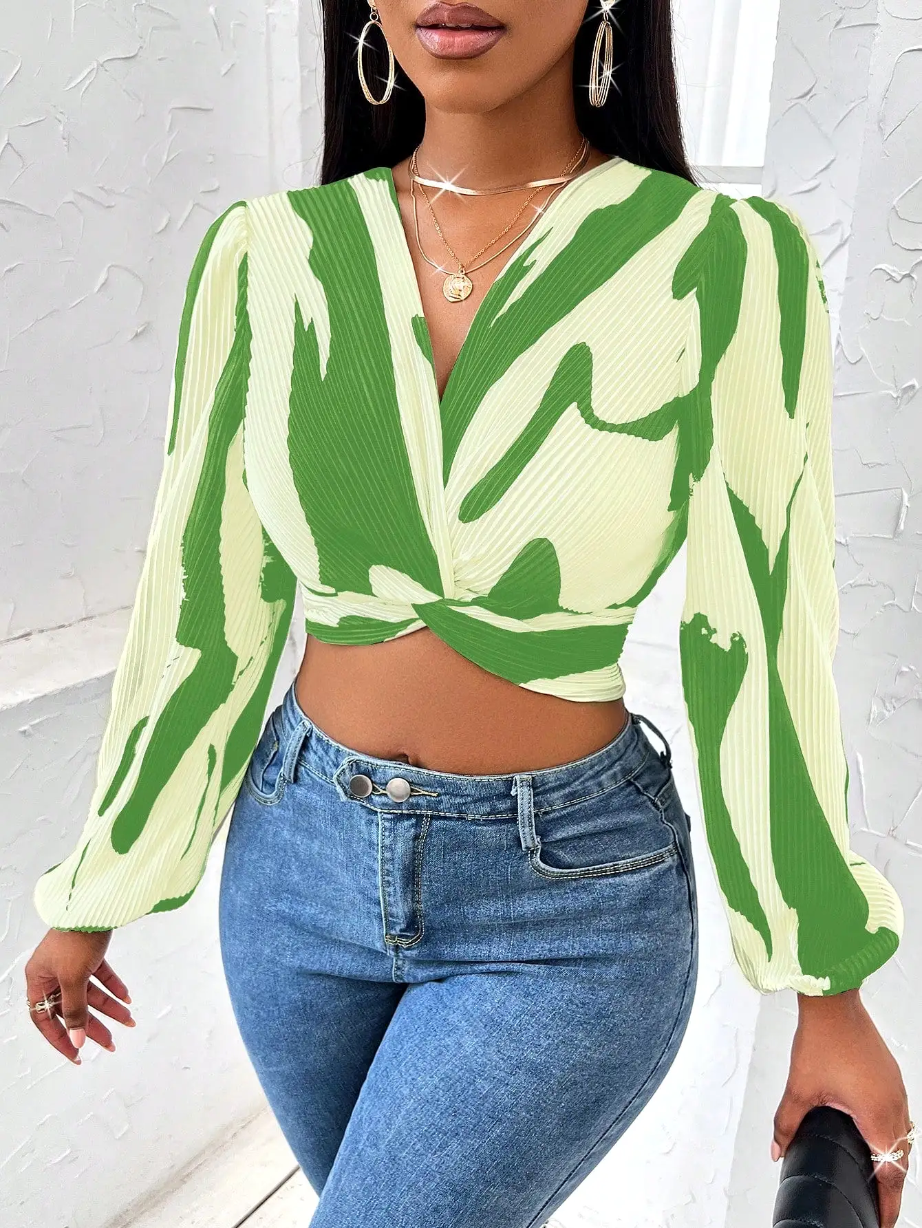 Graphic Print Twist Front Crop Blouse