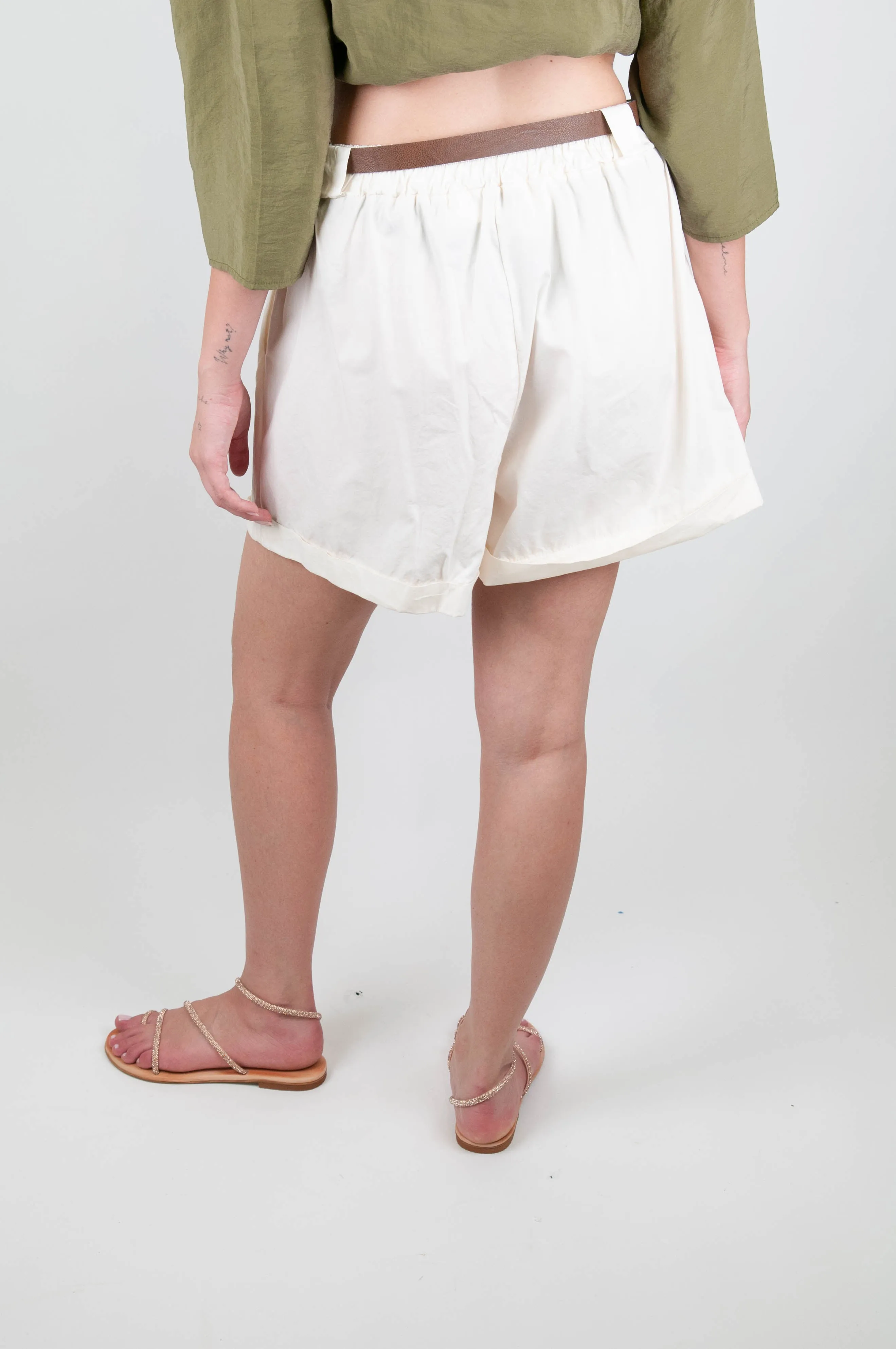 Haveone - Shorts in cotone con pinces e risvolto