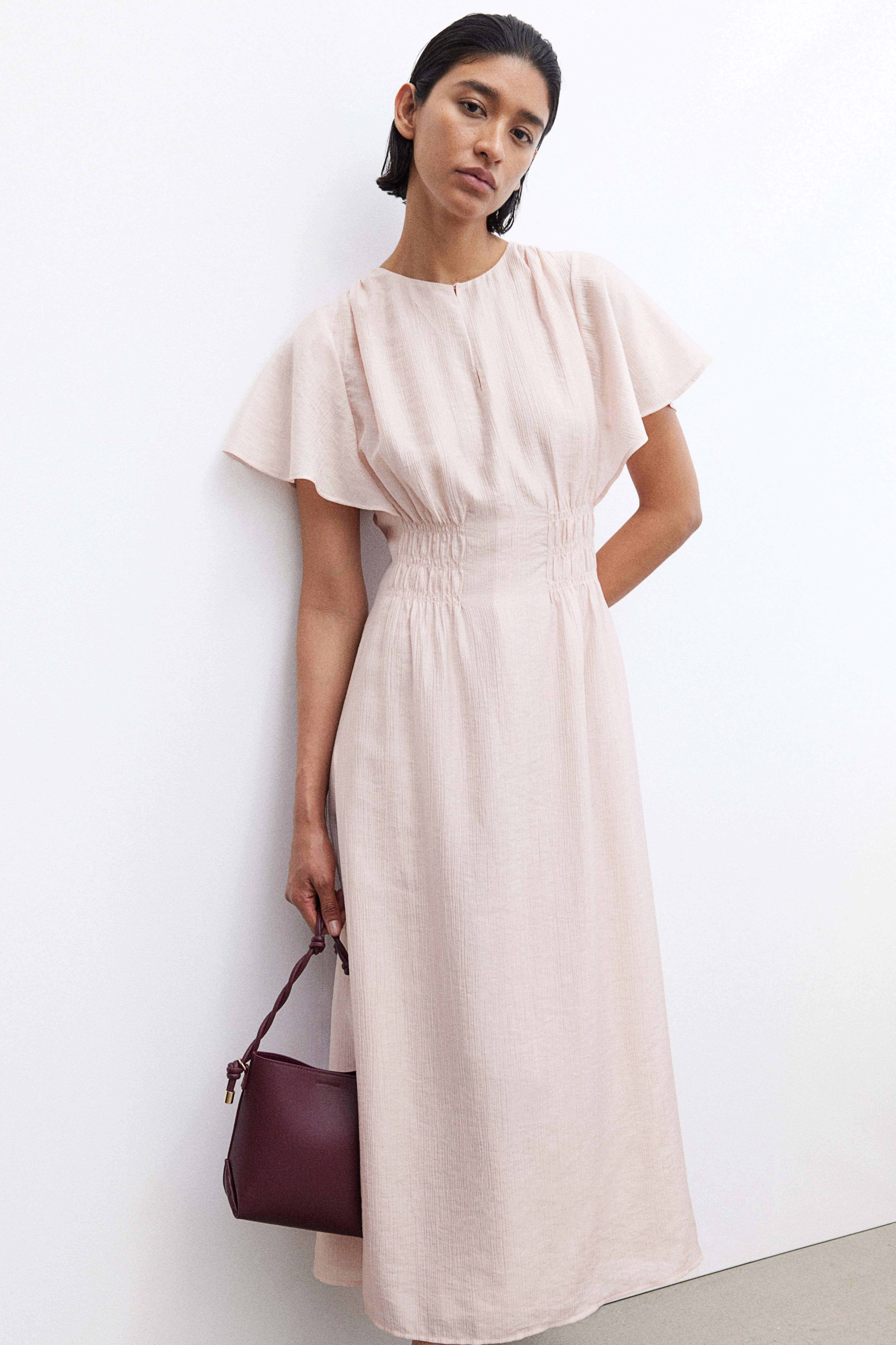 Long smock-waisted dress - Round neck - Short sleeve - Light pink - Ladies | H&M GB